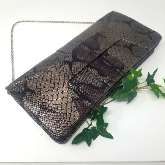 Daisy Fuentas Snakeskin Print Clutch Bag with Chain Handle. - Picture 1 of 14